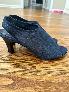 Aerosoles Women's Blue Fabric Slingback Peep Toe Heels Hook & Loop 9.5